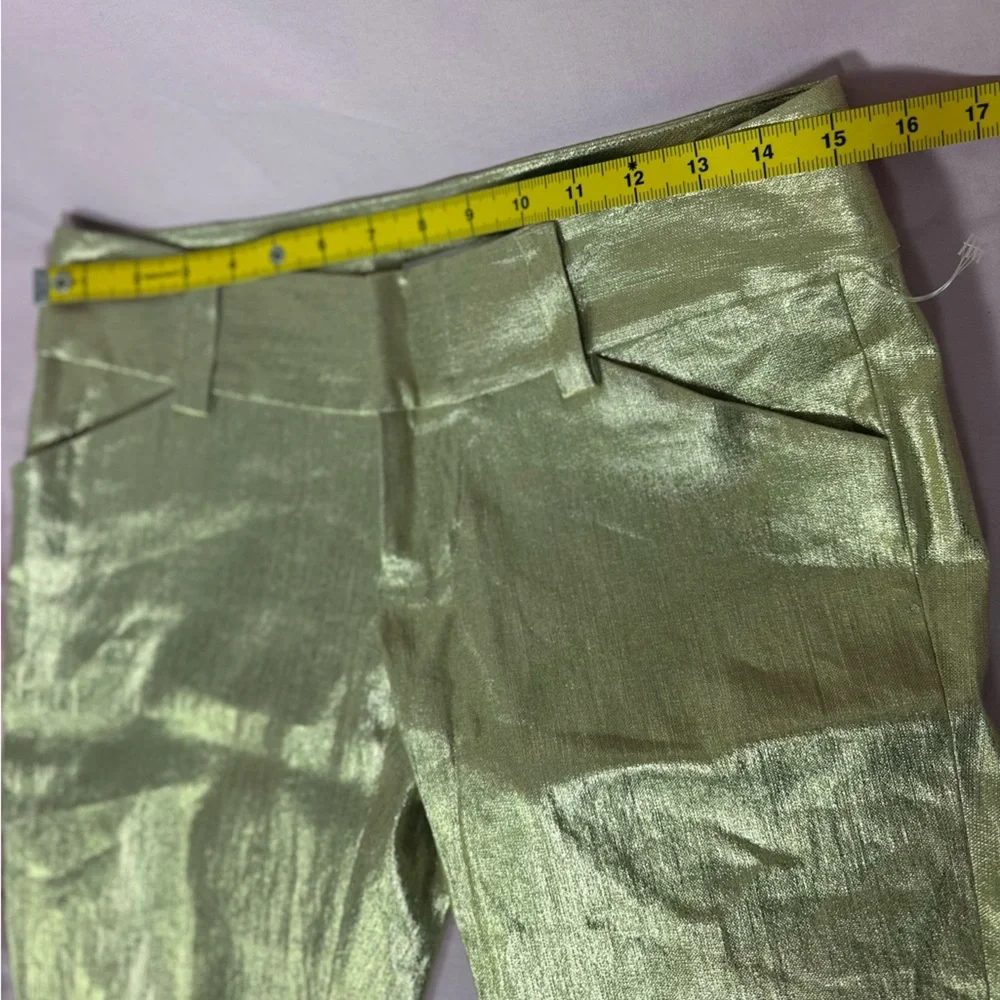Alice + Olivia shimmery shiny metallic gold linen cotton Bermuda designer shorts